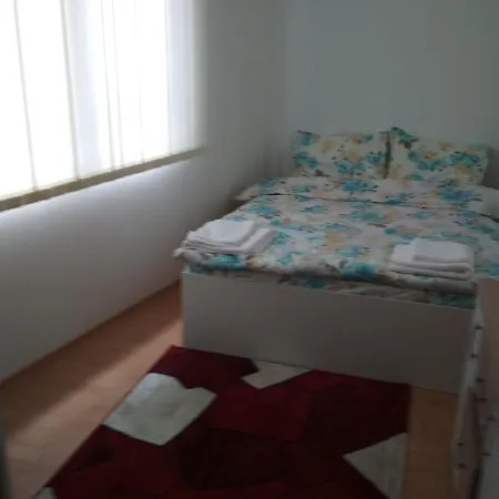 Family Perla Παμπόροβο